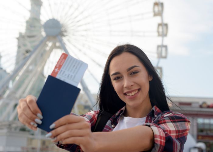 Sự khác biệt giữa Visa dán và E-visa