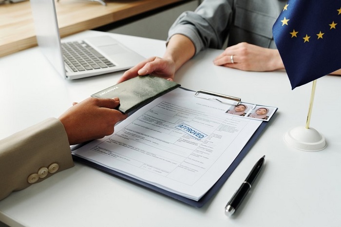 Nộp hồ sơ xin visa quá sát ngày, không bổ sung kịp giấy tờ thì nguy cơ rớt rất cao - Ảnh: https://greenoutdoors.in