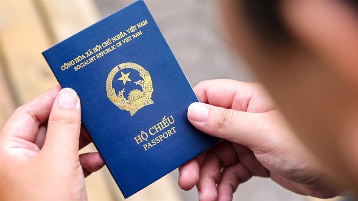Khi xin visa Đức yêu cầu hộ chiếu còn hạn 6 tháng, ít nhất 2 trang trống