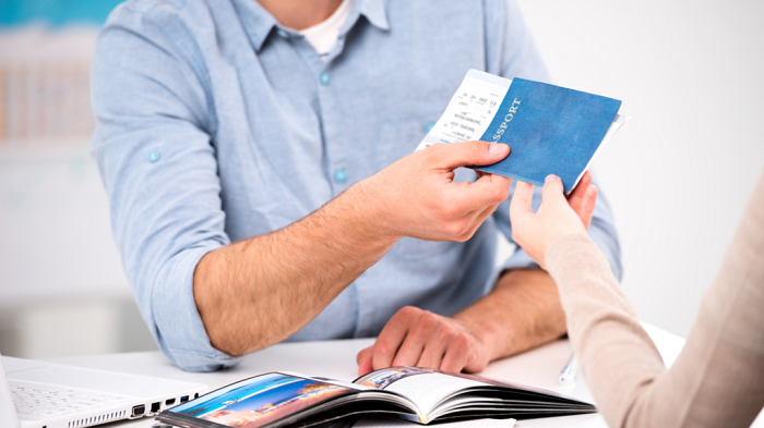 Đương đơn có thể nhờ sự hỗ trợ của đơn vị dịch vụ xin visa Nhật Bản uy tin - Ảnh: Internet